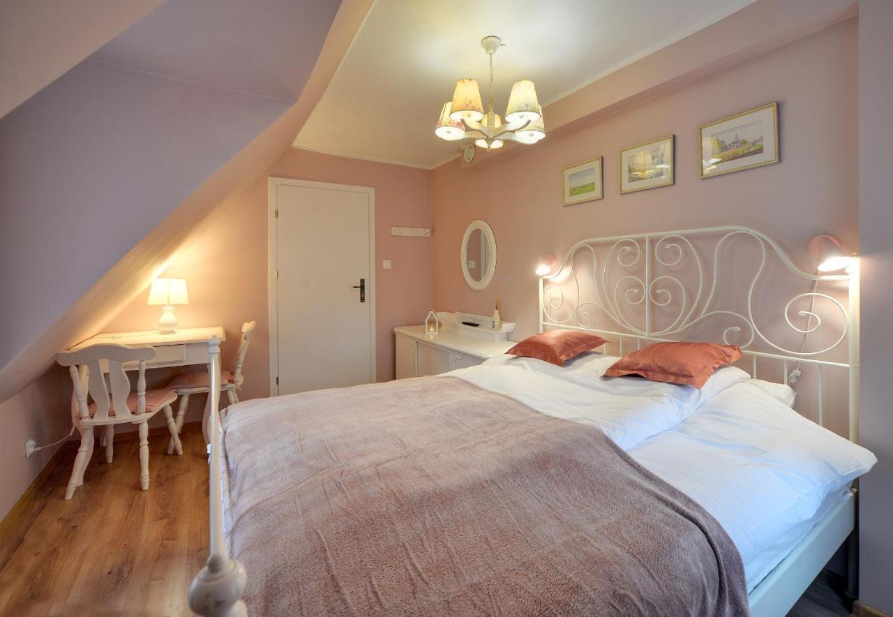 Baszta Grodzka Hostel Jelenia Gora Luaran gambar